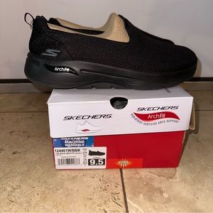 Skechers Go Walk Arch Fit